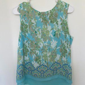 Pretty sleeveless blouse